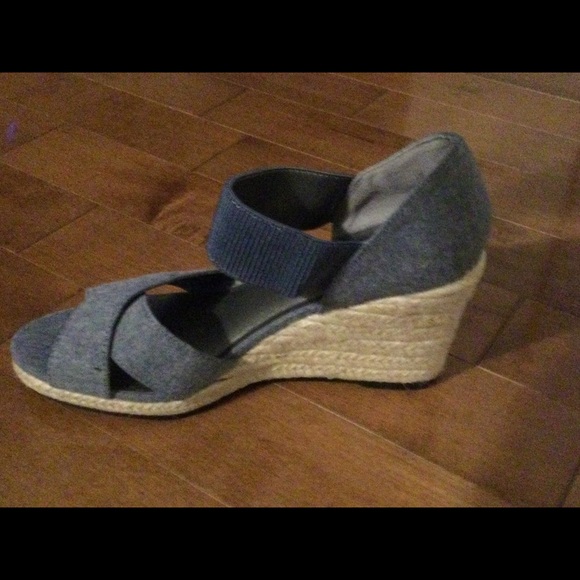 Life Stride Memory Foam Espadrilles Denim 7.5 NWT - Picture 3 of 4